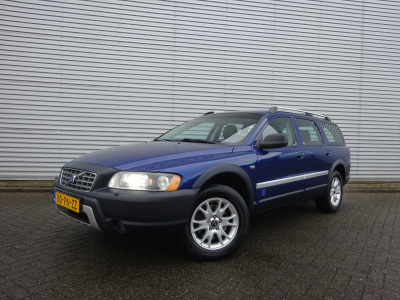 Volvo V70 cross country 2.4 t geartr. comf. 4wd automaat airco / stoelverw. / elektr. ramen / cruise / trekhaak