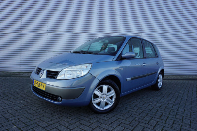 Renault Scenic 2.0-16v tech line climate / cruise / trekhaak / lm velgen / nap