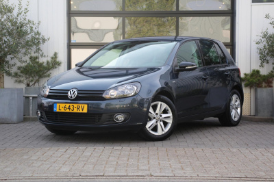 Volkswagen Golf 1.2 tsi match - half leder - nieuwe distr ketting - stoelverwarming - parkeersensoren - isofix
