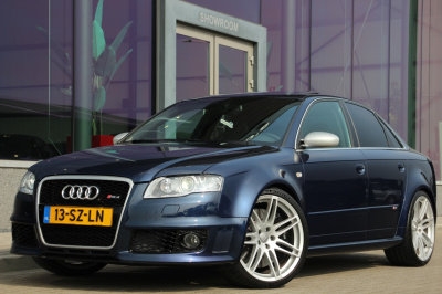 Audi A4 limousine 4.2 v8 rs4 quattro | orig nl | 2de eigenaar | kuipstoelen | schuifdak