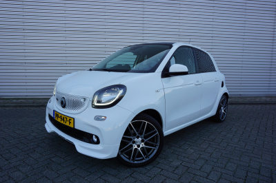 Smart Forfour 1.0 t brabus automaat panoramadak / navi / cruise / camera / nap