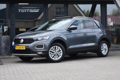 Volkswagen T-roc 1.0 tsi | panoramadak | camera | dealer onderhouden | nap | led | apple carplay | android auto | navigatie