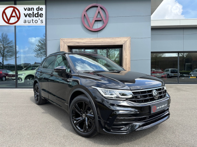 Volkswagen Tiguan 1.5 tsi 150pk dsg r-line | black line | panoramadak | trekhaak | camera | dode hoek | rijklaar incl. 1 jaar bovag garantie