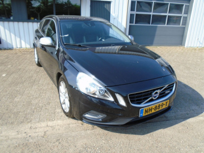 Volvo V60 1.6 drive r-design