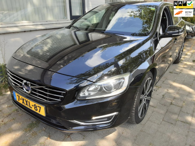 Volvo V60 2.4 d6 awd plug-in hybrid summum
