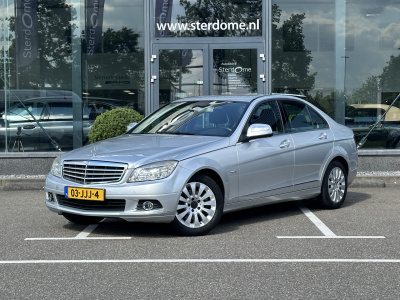 Mercedes-Benz C-Klasse 180 k elegance l stoelverwarming l trekhaak l alarm i parkeersensoren l l lm velgen i airco i