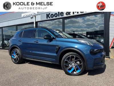 Lynk & Co 01 1.5 261pk plug in hybrid , panodak , 360 gr camera