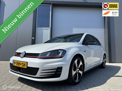 Volkswagen Golf 2.0 tsi gti performance,dsg, pano, acc