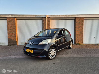 Peugeot 107 1.0-12v / 5-deurs / airco