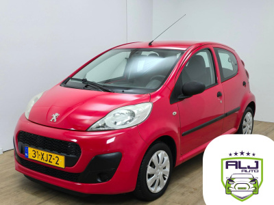 Peugeot 107 occasion 1.0 access accent met airco en 5 deurs uitvoering | trekhaak | tweedehands peugeot 107 rood | leuke km stand