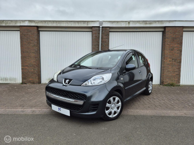Peugeot 107 1.0 xs automaat / 5- deurs / airco / bluetooth