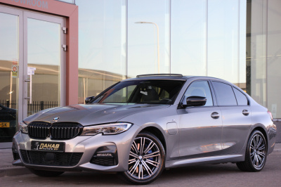 BMW 3-serie 330e high executive m-sport | schuifdak | laser | h&k | el. stoelen | 360 camera