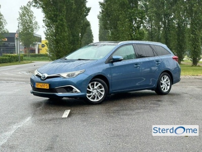 Toyota Auris touring sports 1.8 hybrid lease pro | panoramadak | stoelverwarming l parkeerassistent | cruise control | stoelverwarming |
