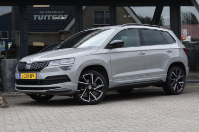 Skoda Karoq 1.5 tsi act sportline | trekhaak | canton | virtual cockpit | acc| apple carplay | android auto | stuurverwarming