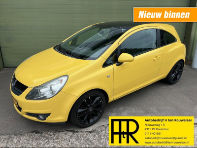 Opel Corsa 1.4 - 16v color edition