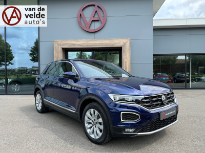 Volkswagen T-roc 1.5 tsi 150pk sport | trekhaak | carplay | led | dode hoek | elek. achterklep | rijklaar incl. 1 jaar bovag garantie