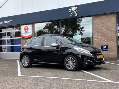 Peugeot 208 blue l. allure 1.2 pt-82pk | navigatie & bluetooth & applecarplay&android|trekhaak|climate control | parkeerhulp achter | lmvelg16i | middenarmsteun v