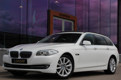 BMW 5 Serie touring 523i high executive | leder | memory | pano | dealer onderhouden | alpinweiss