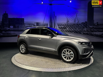 Volkswagen T-roc 1.5 tsi style*led*virtual*dab+*pdc v&a*trekhaak*navi*appconnect*