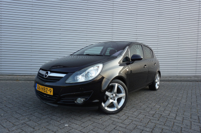 Opel Corsa 1.4-16v sport airco / cruise / elektr. ramen / trekhaak / nap