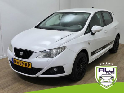 Seat Ibiza occasion 1.2 tsi sport edition met cruisecontrol en luxe radio | tweedehands seat ibiza in wit | zwarte velgen | navi
