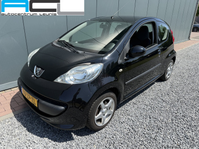 Peugeot 107 1.0-12v xs airco 3-drs