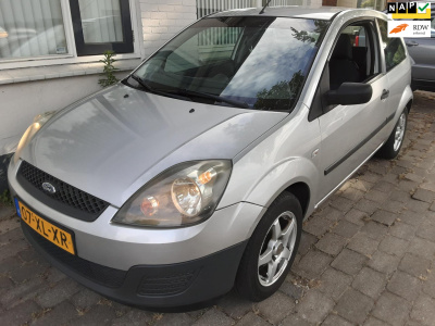 Ford Fiesta 1.3-8v cool & sound