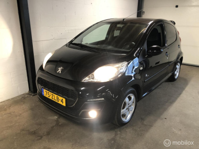 Peugeot 107 1.0 black & silver