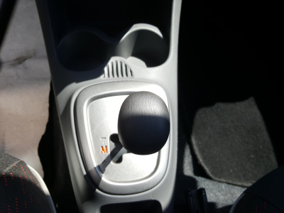 Peugeot 107 1.0 12v 5d 2-tronic automaat airco | lm-velgen | radio met cd-speler | elektrische ramen | dealer onderhouden!