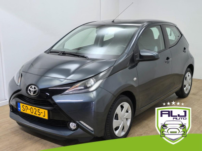 Toyota Aygo 1.0 vvt-i x-nav | parkeercamera | navi | cruisecontrol | bluetooth audio | carlink | dealerauto