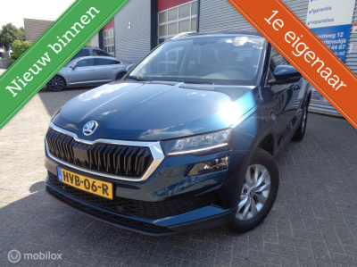 Skoda Karoq 1.0 tsi business edition/airco/stoel+stuur verw/full led/apple carplay/lm velgen/1st eig/nieuwstaat/nieuw model