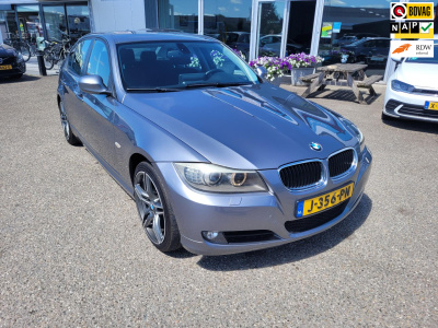 BMW 3-serie 316i business line navi.