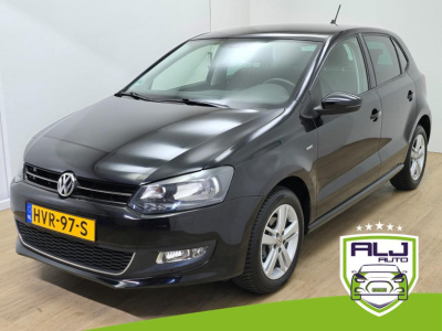 Volkswagen Polo occasion 1.2 tsi in zwart met cruisecontrol en sportieve look | tweedehands volkswagen polo zwart | 5 drs | clima