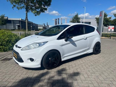 Ford Fiesta 1.6 metal|leer|rijklaar(van particulier)