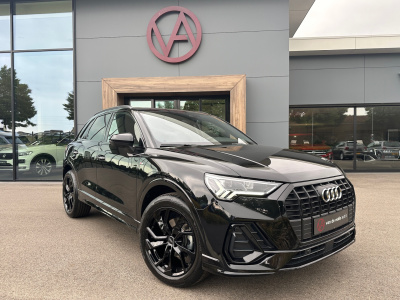 Audi Q3 35 tfsi s-line | panoramadak | zwart optiek | trekhaak | camera | elek. achterklep | rijklaar incl. garantie