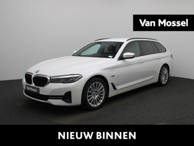 BMW 5 Serie touring 520e executive | automaat | leder | navigatie | apple carplay / android auto | trekhaak elektronisch wegklapbaar | sfeerverlichting | heads-up display | dab | stoelverwarming | elektrische achterklep | memory stoel...