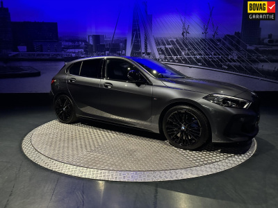 BMW 1 Serie m135i xdrive high executive *keyless*19inch*comfortpackproff*