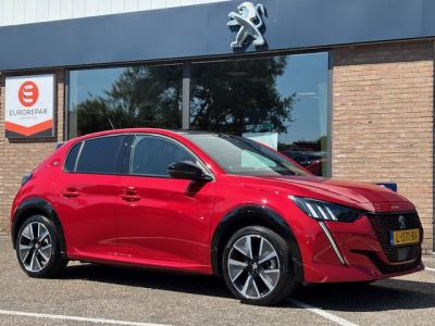 Peugeot 208 gt pack ev 50kwh 136pk/12%bytelling+btw | 3-fase navigatie | cruise&climate | parkhulp v+a+camera |leer/alcantara|pano/zwartdak|adaptieve cruisecontr.