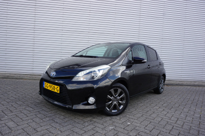 Toyota Yaris 1.5 full hybrid dynamic airco / camera / elektr. ramen / lm velgen