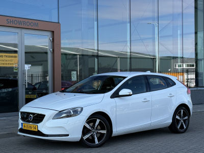 Volvo V40 1.6 t2 r-design | navi | cruise | stoelverwarming | parkeersensoren |