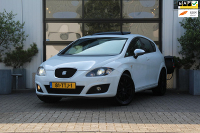 Seat Leon 1.2 tsi copa - leder - schuifkantel - trekhaak - xenon - pdc - navi - full option!