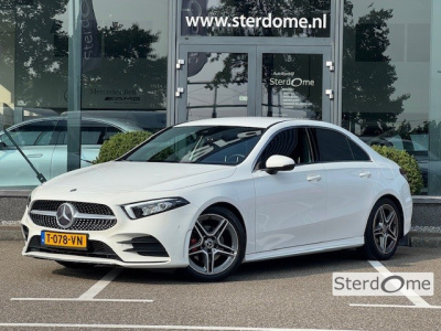 Mercedes-Benz A-Klasse 200 business solution amg l mbux l led high performance l camera l smartphone integratie pakket l licht en zicht pakket l airco l deelbare achterbank l pts l airconditioning l spiegel pakket l