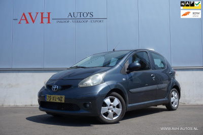 Toyota Aygo 1.0-12v sport