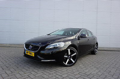 Volvo V40 2.0 d2 ocean race business airco / navi / camera / leder / cruise / stoelverw. / parkeers.