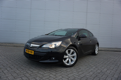 Opel Astra gtc 1.4 turbo sport airco / cruise / parkeers. / lm velgen / trekhaak