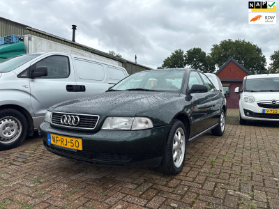 Audi A4 limousine 1.6 //apk//nap