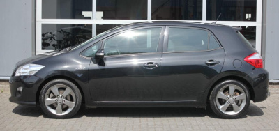 Toyota Auris 1.8 full hybrid executive business