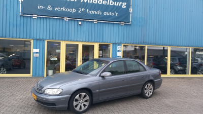Opel Omega 2.2 16v business edition