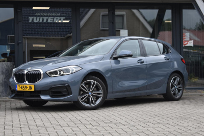 BMW 1 Serie 116i sportline | camera | apple carplay | android auto | nap | dealer onderhouden