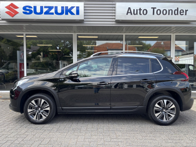 Peugeot 2008 allure 1.2-111pk/panoramadak
